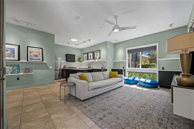 2016 Simond Ave A, Austin, TX 78723