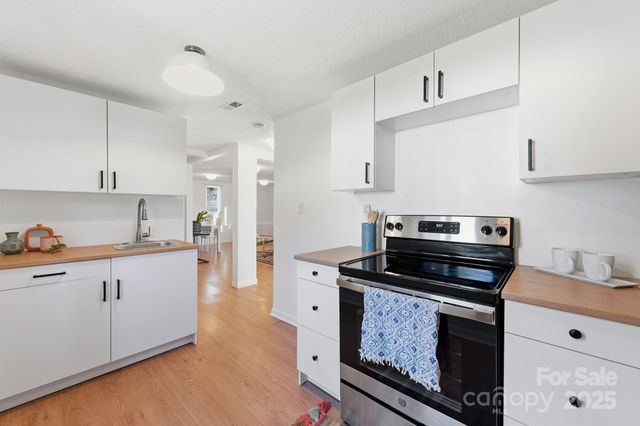 340 Dillingham Circle 1, Asheville, NC 28805