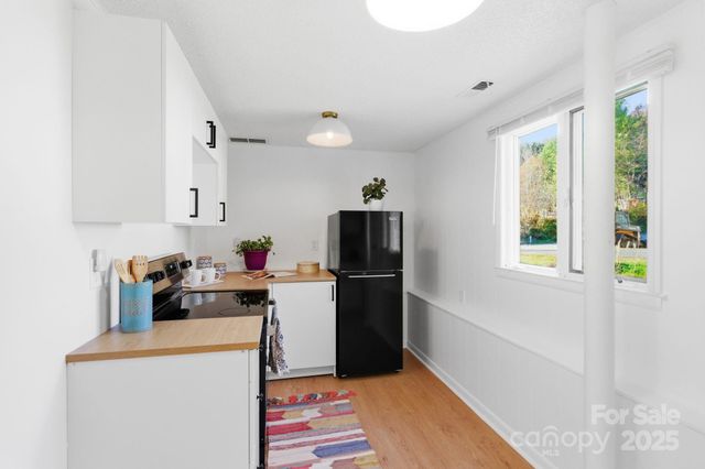 340 Dillingham Circle 1, Asheville, NC 28805