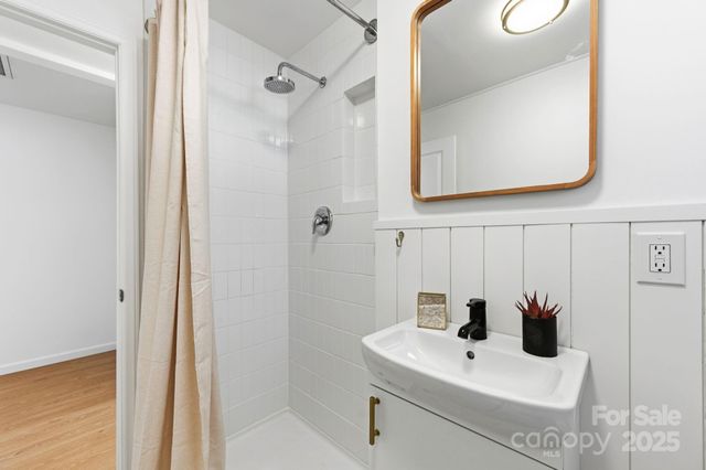 340 Dillingham Circle 1, Asheville, NC 28805