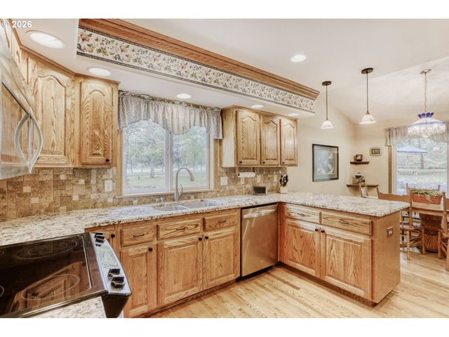 23320 Se BORNSTEDT Rd, Sandy, OR 97055