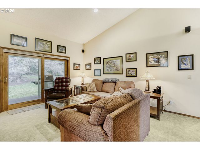 23320 Se BORNSTEDT Rd, Sandy, OR 97055