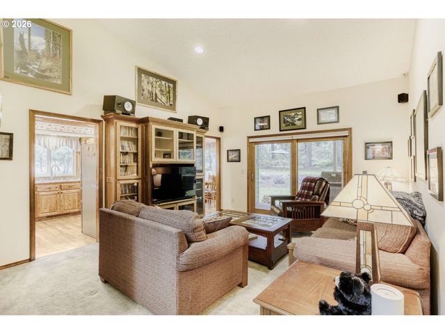 23320 Se BORNSTEDT Rd, Sandy, OR 97055