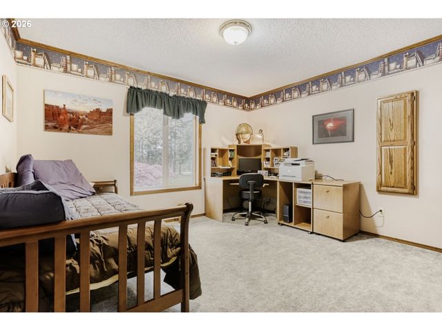23320 Se BORNSTEDT Rd, Sandy, OR 97055