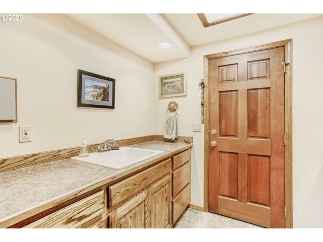 23320 Se BORNSTEDT Rd, Sandy, OR 97055