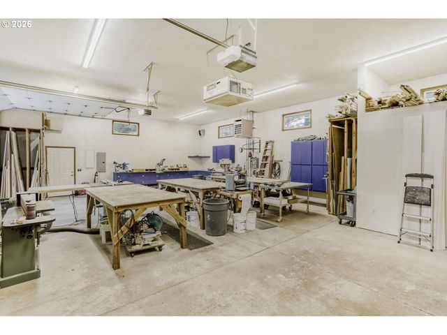 23320 Se BORNSTEDT Rd, Sandy, OR 97055