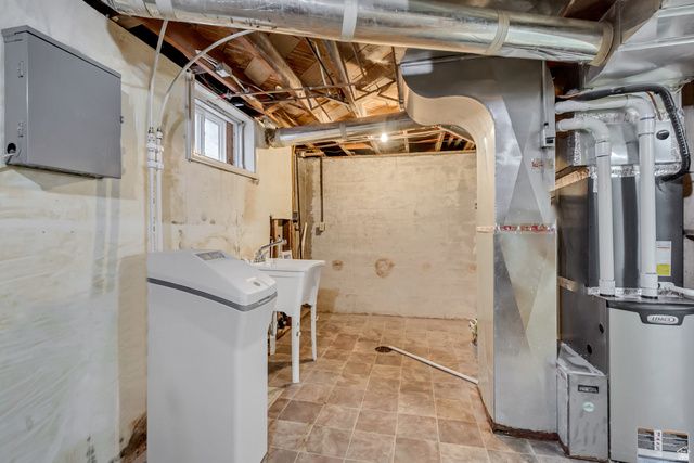 3858 OGDEN AVE, South Ogden, UT 84403