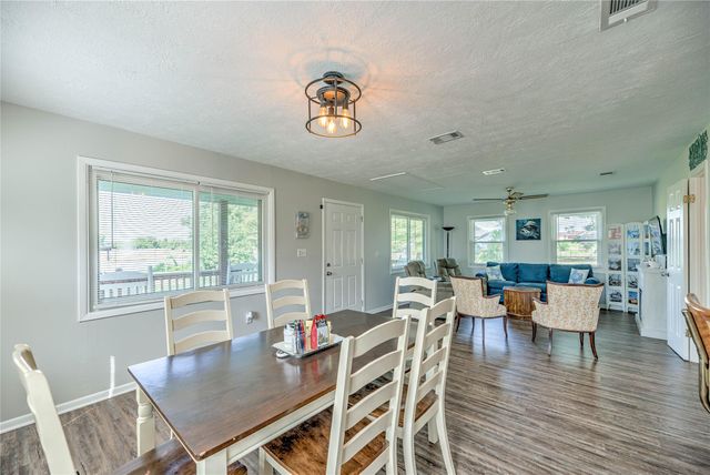 219 Lakeshore N, Onalaska, TX 77360