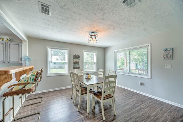 219 Lakeshore N, Onalaska, TX 77360