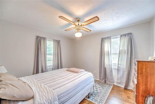 219 Lakeshore N, Onalaska, TX 77360