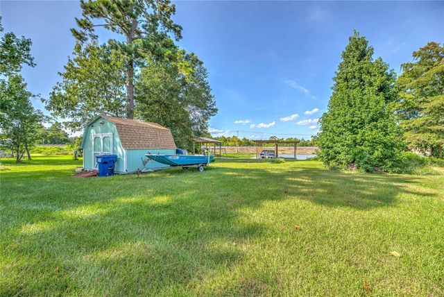 219 Lakeshore N, Onalaska, TX 77360