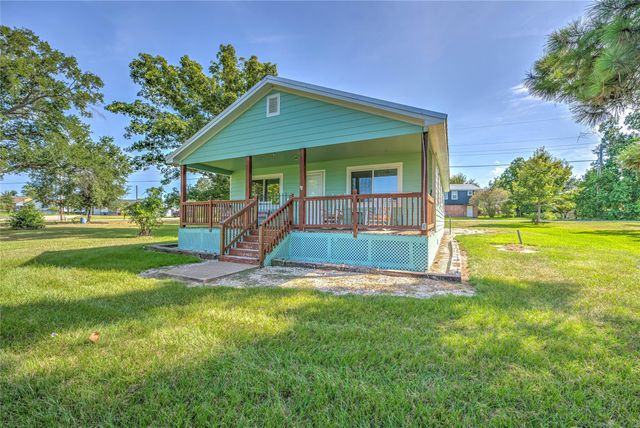 219 Lakeshore N, Onalaska, TX 77360