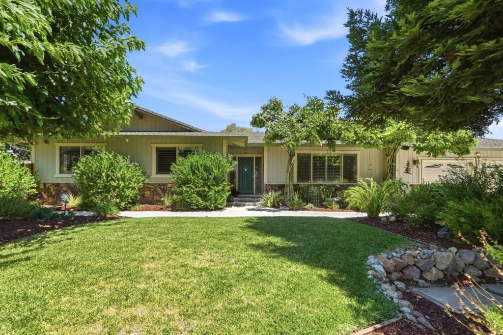 Image 5 of property listing at 17200 Oak Leaf Drive, Morgan Hill, CA 95037
