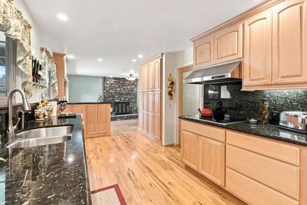 Image 8 of property listing at 17200 Oak Leaf Drive, Morgan Hill, CA 95037