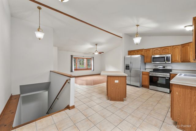 5214 PARKVIEW Drive, Mccullom Lake, IL 60050