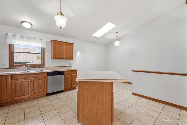 5214 PARKVIEW Drive, Mccullom Lake, IL 60050