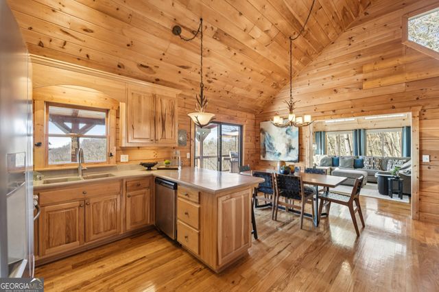 232 RANCH MOUNTAIN Drive, Dahlonega, GA 30533