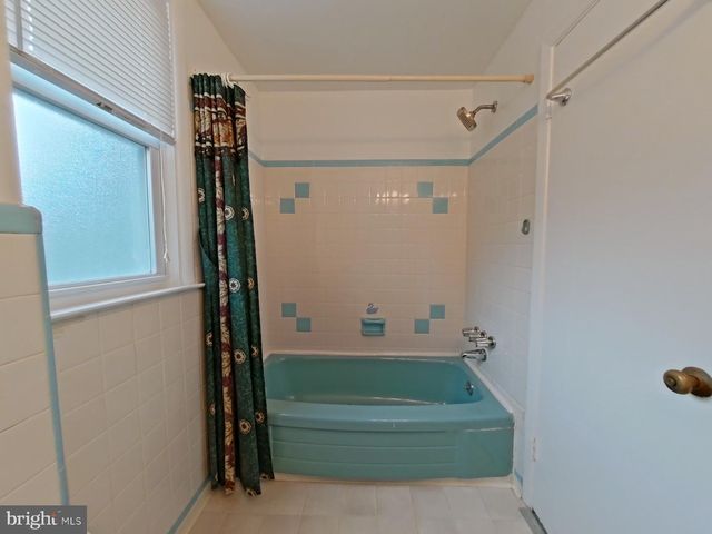 1335 ELSON RD, Brookhaven, PA 19015