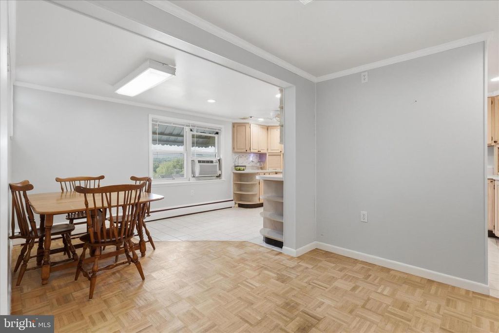 Image 11 of property listing at 603 W B ST, Brunswick, MD 21716
