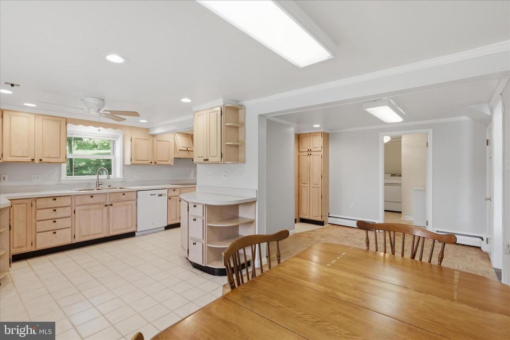 Image 12 of property listing at 603 W B ST, Brunswick, MD 21716