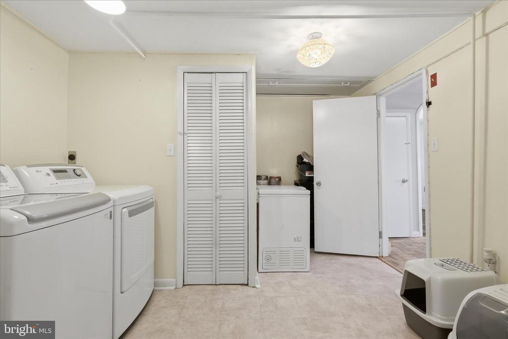 Image 14 of property listing at 603 W B ST, Brunswick, MD 21716
