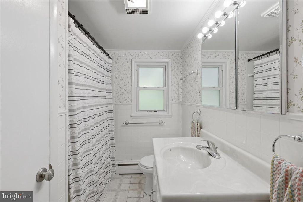 Image 18 of property listing at 603 W B ST, Brunswick, MD 21716