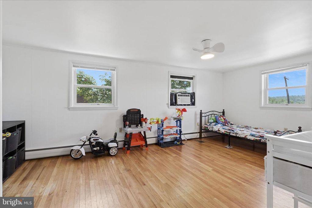 Image 21 of property listing at 603 W B ST, Brunswick, MD 21716