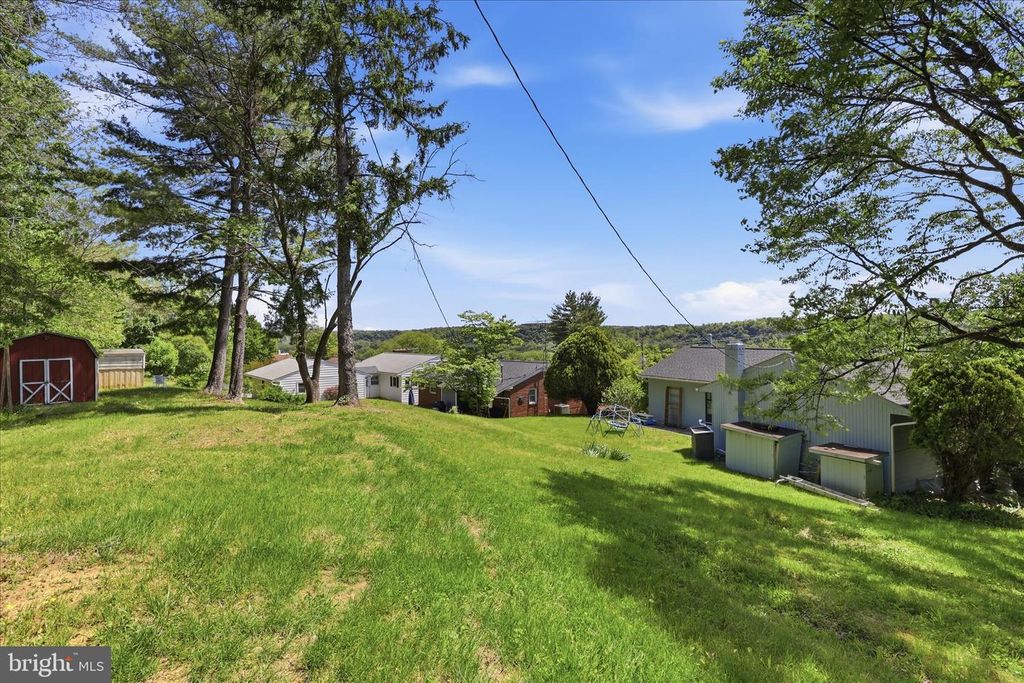 Image 25 of property listing at 603 W B ST, Brunswick, MD 21716