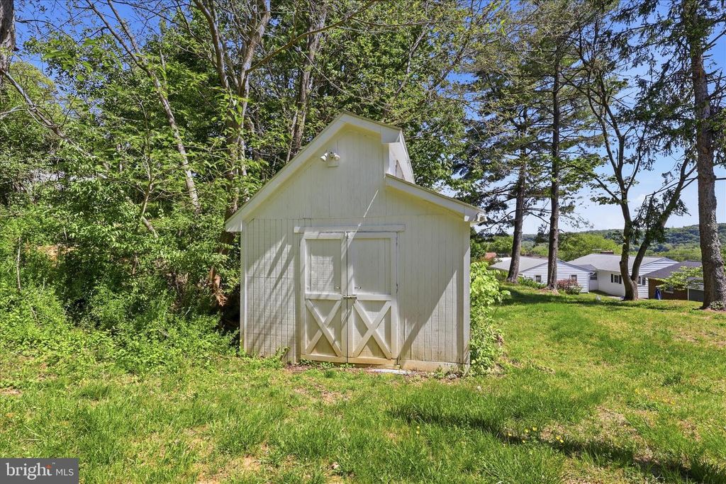 Image 26 of property listing at 603 W B ST, Brunswick, MD 21716