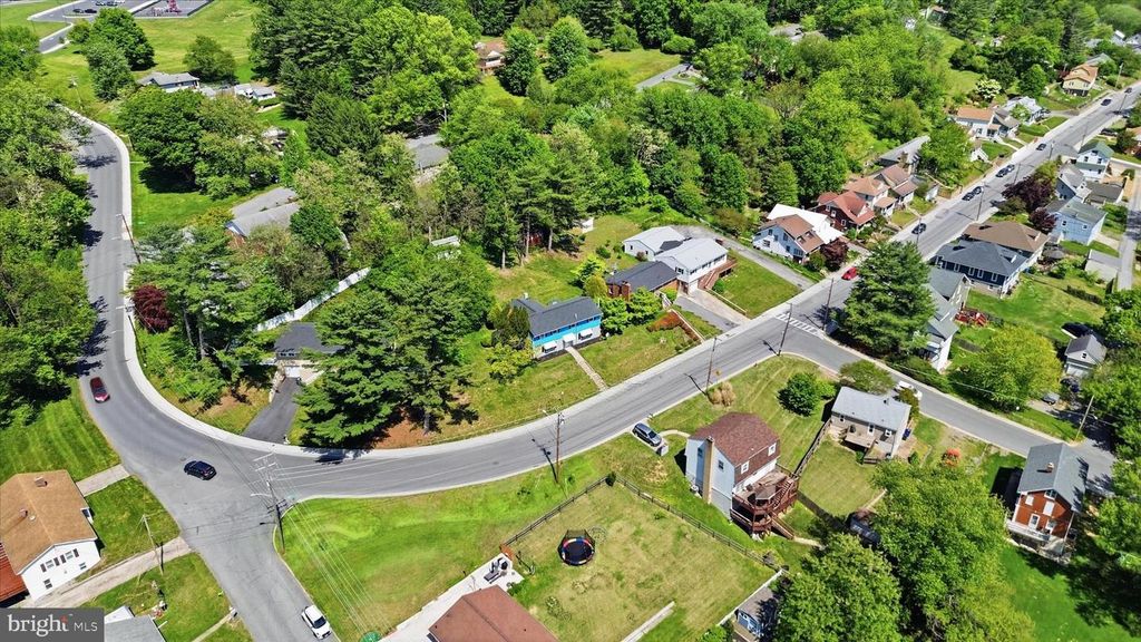 Image 30 of property listing at 603 W B ST, Brunswick, MD 21716