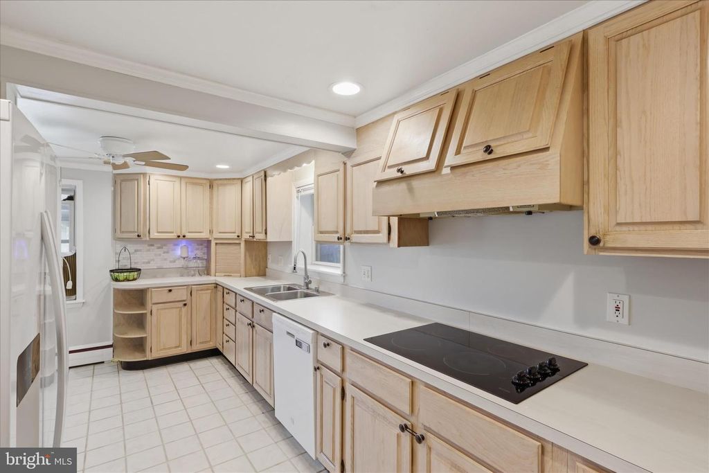Image 4 of property listing at 603 W B ST, Brunswick, MD 21716
