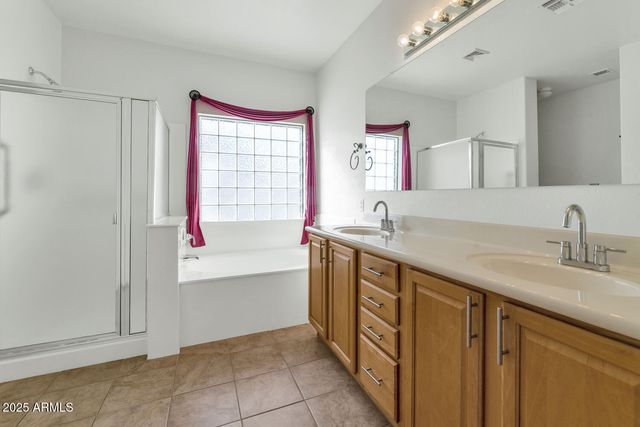 4860 S SPRINGS Drive, Chandler, AZ 85249