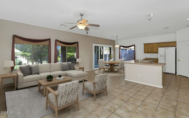 4860 S SPRINGS Drive, Chandler, AZ 85249