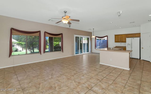 4860 S SPRINGS Drive, Chandler, AZ 85249