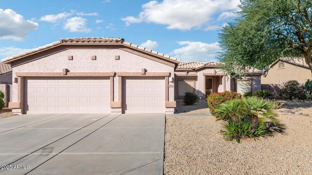 4860 S SPRINGS Drive, Chandler, AZ 85249