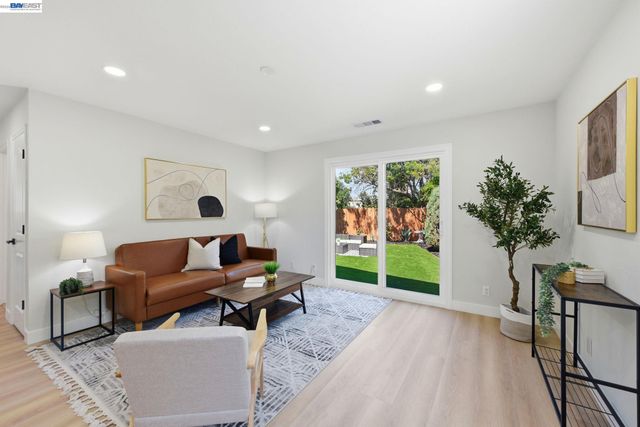 965 Collins Court, Hayward, CA 94544