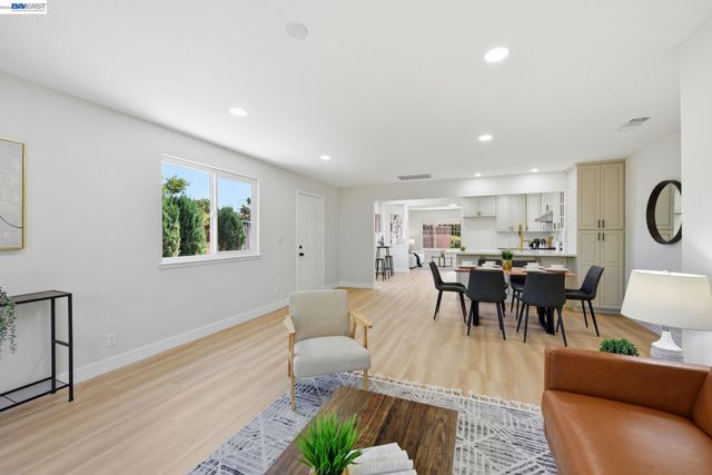 965 Collins Court, Hayward, CA 94544