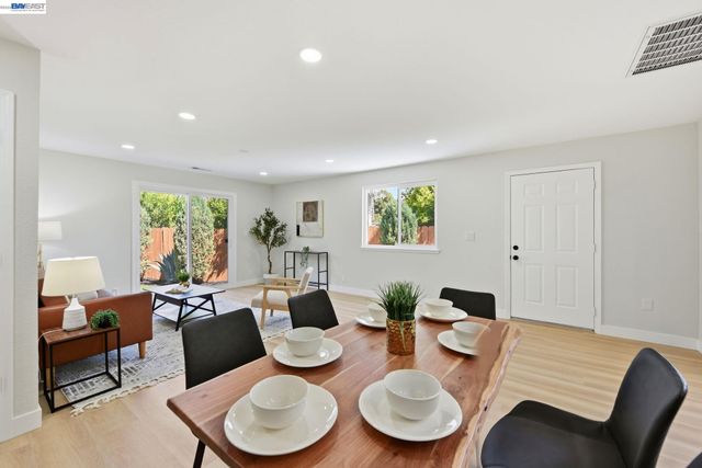 965 Collins Court, Hayward, CA 94544