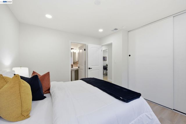 965 Collins Court, Hayward, CA 94544