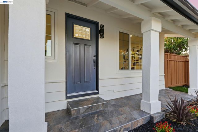 965 Collins Court, Hayward, CA 94544