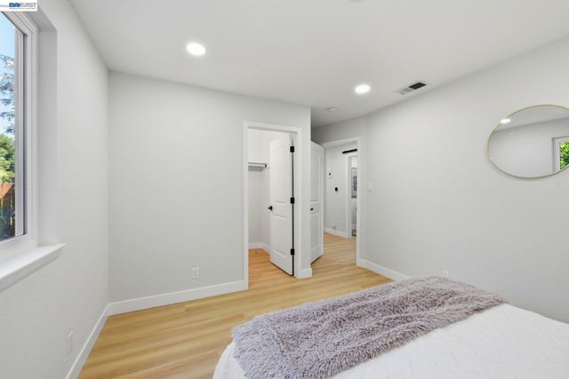 965 Collins Court, Hayward, CA 94544