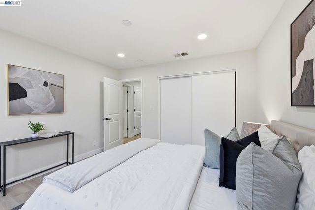 965 Collins Court, Hayward, CA 94544