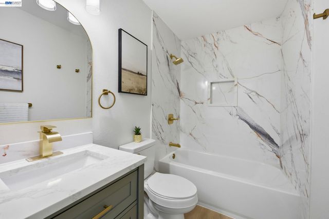 965 Collins Court, Hayward, CA 94544