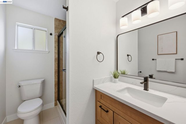 965 Collins Court, Hayward, CA 94544