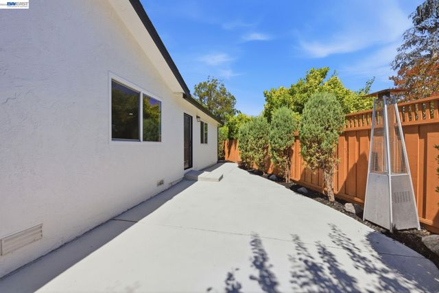 965 Collins Court, Hayward, CA 94544