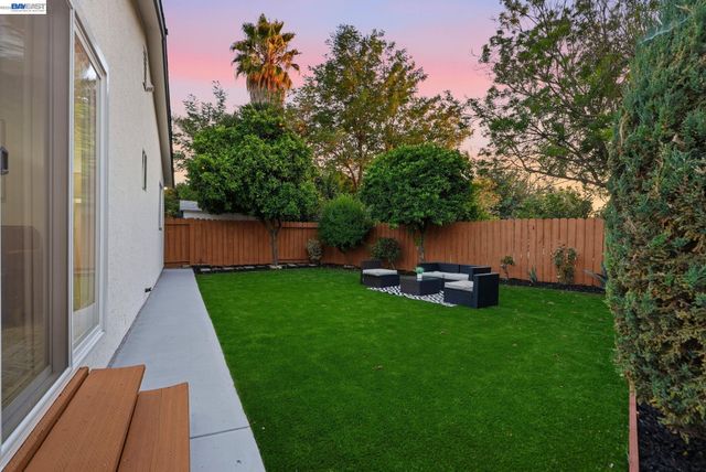 965 Collins Court, Hayward, CA 94544