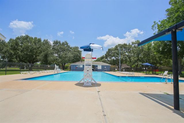 534 Magnolia Bend Street, League City, TX 77573