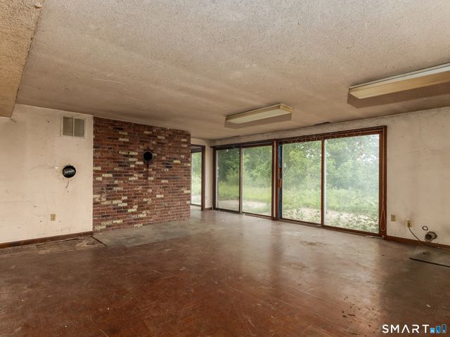 63 High Hill Road, Wallingford, CT 06492