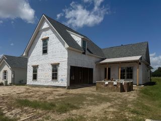 5018 Stonewater Dr, Gonzales, LA 70737