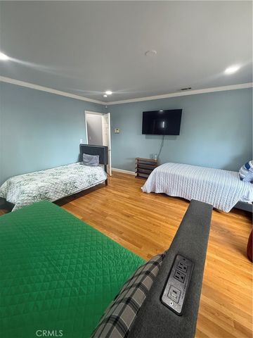 7420 Hesperia, Reseda, CA 91335